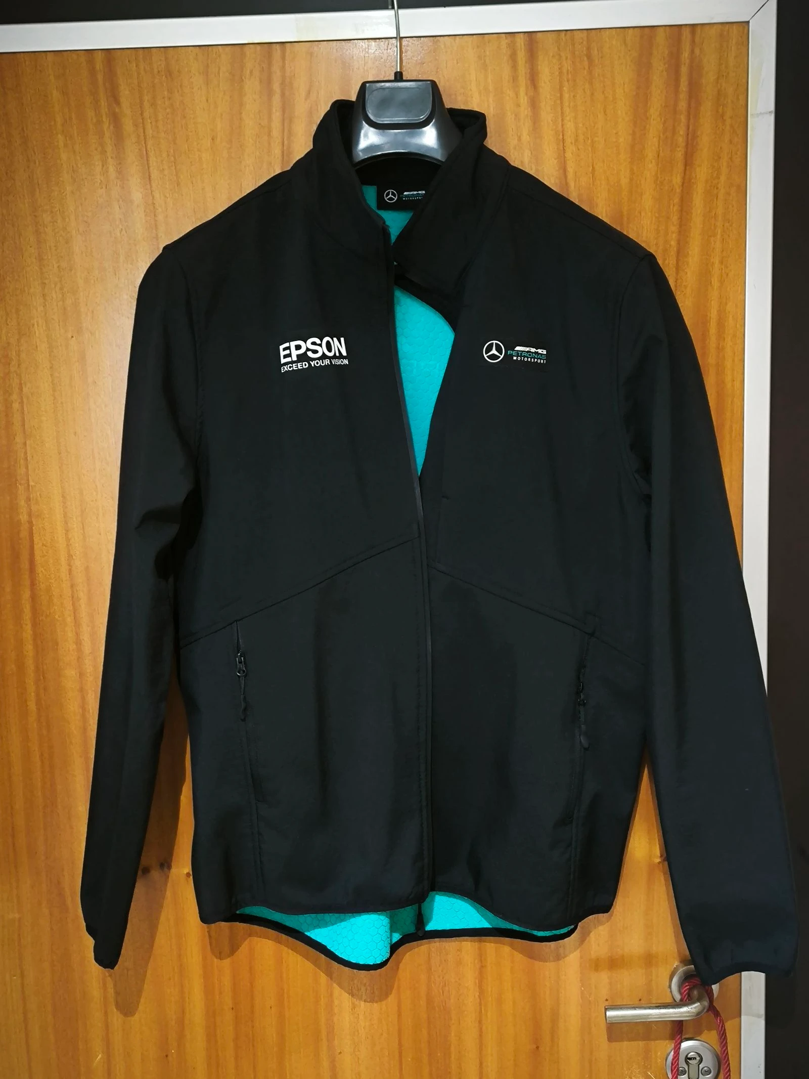 Casaco softgel Mercedes AMG 